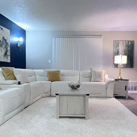 Glamorous 2Bed Apartment Minutes To Braves Stadium